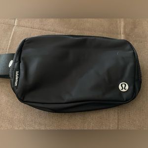 NWT Lululemon Everyday Belt bag black
